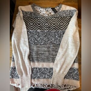 Women's BKE Black and Cream Patterned Sweater
